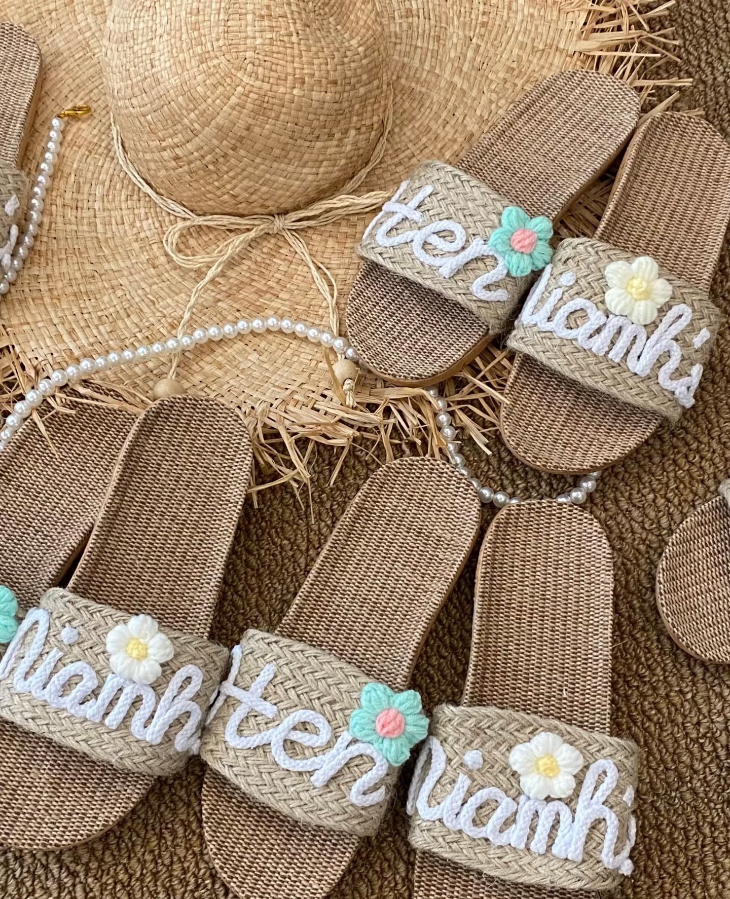 MOQ 100pcs Custom Straw Slippers – Personalized Gifts for Weddings, Resorts & Brands - Image 2